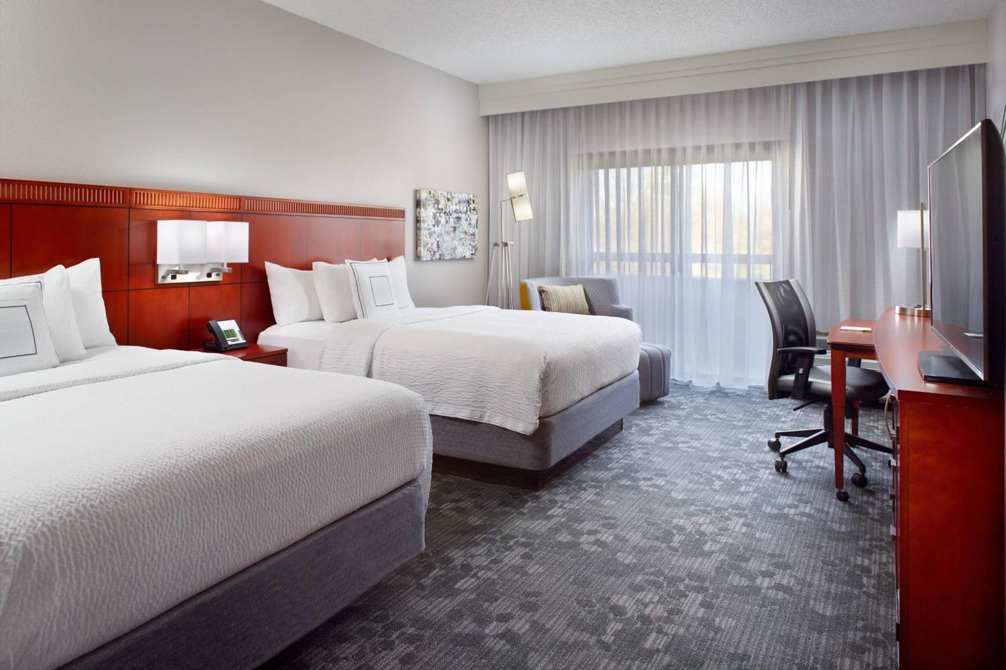 Courtyard By Marriott Greensboro Exterior foto